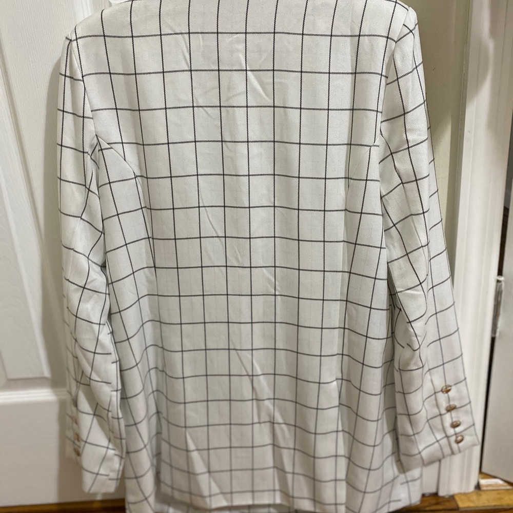 Blazer - Picture 4 of 5